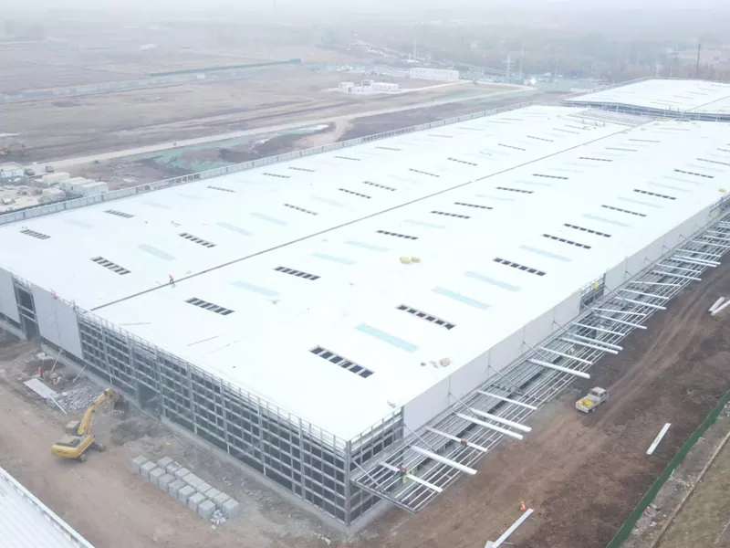 Kial elekti prefaban metalan magazenan konstruaĵon por via komerco?