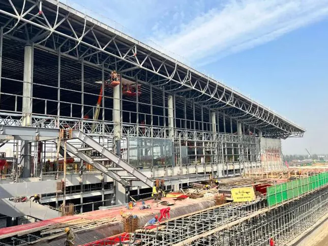 Prefabrikita malpeza ŝtala strukturo -stacidomo